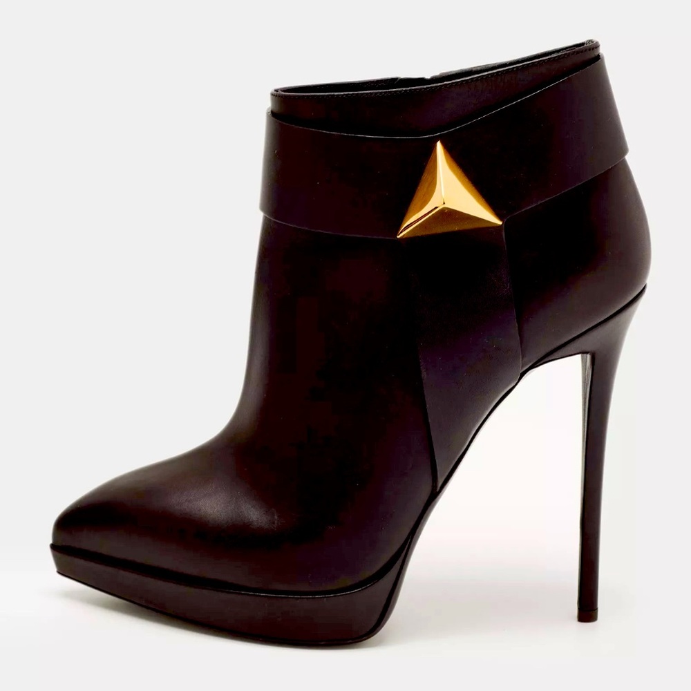 Giuseppe Zanotti  Black leather Emy stud ankle boot, 39,5 size